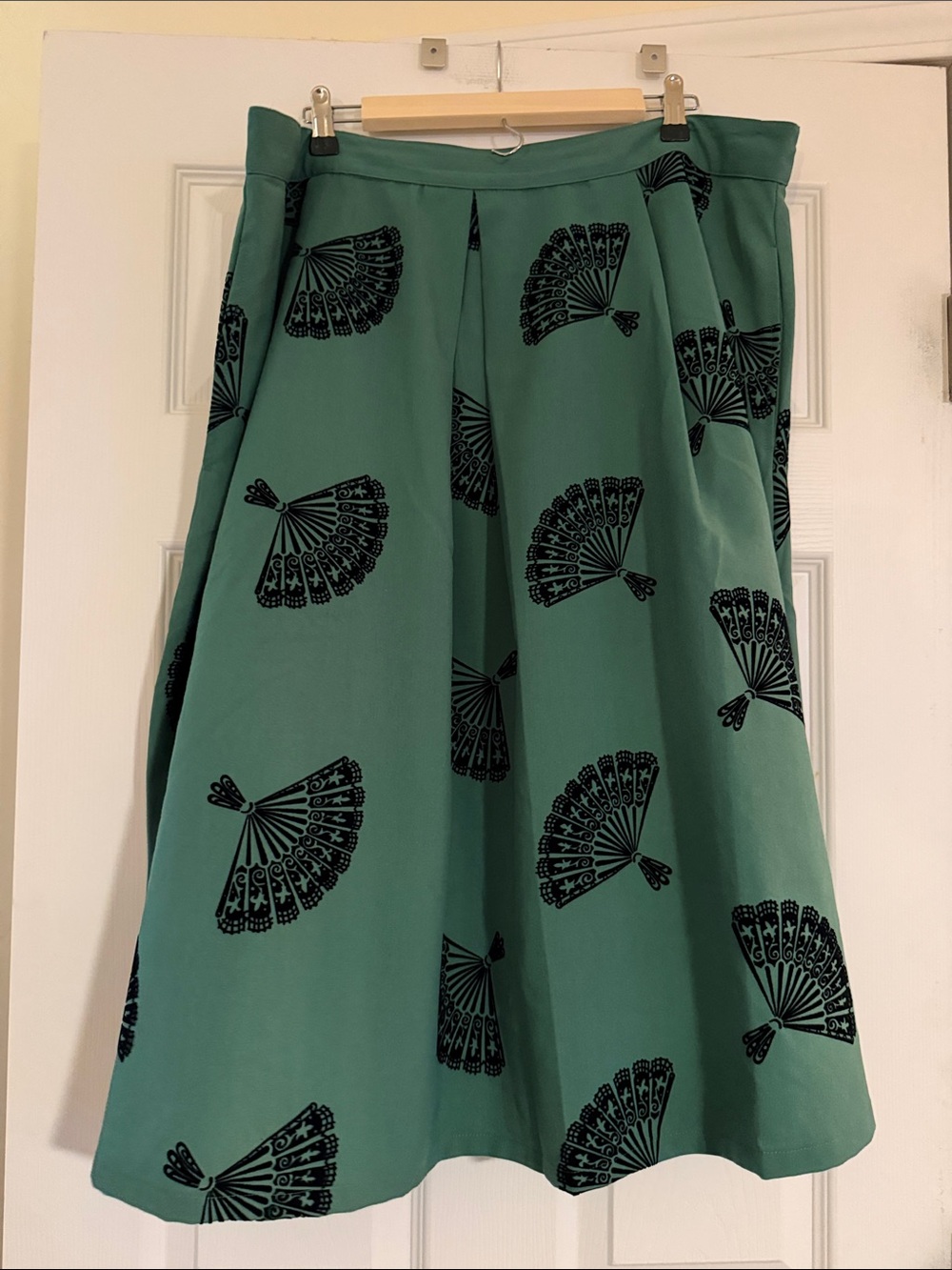 Tatyana skirt in Spanish Fans